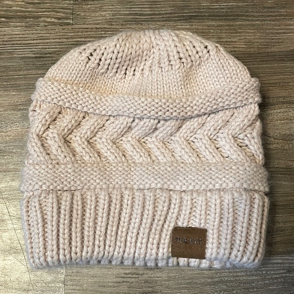 TomWiseman3rd's tweet photo. @ACTBrigitte You missed a hat: https://t.co/JkZqIrgHlt