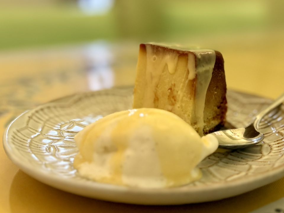 天秤座新月に合わせて「エガリテ」さんで開運ディナー会がありました！

メニューは↓
・バーニャカウダー
・黄色のパプリカのポタージュ
・ポークのパイ包み焼き
・さつまいものクレームキャラメル

昨日はイエロー彗星に合わせて「ジャーナリング」を！
すでに来年の2月まで開催が決まっております！