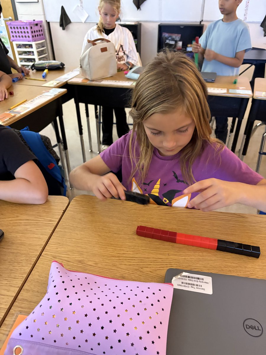 amandalovett's tweet image. Modeling multiplicative comparison problems.