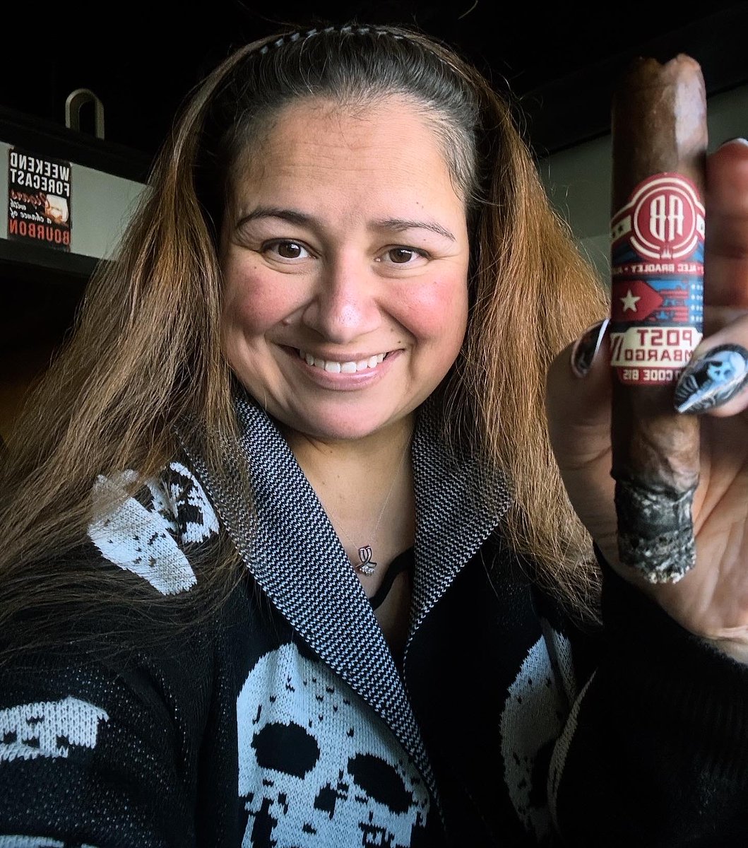 SophiaM41298966's tweet photo. #cigaroftheday 
#alecbradleypostembargo #alecbradleycigars #alecbradley #elcidscigarshop #elcidscigarshop #elcidscigarlounge #elcidstobacco #elcidscigars #elcids #sophiassmokes #cigarboss #cigarwomen #cigarsociety #cigaraddict #cigaraddiction #cigarcollector #cigarcollection https://t.co/IP2sSc8uh8