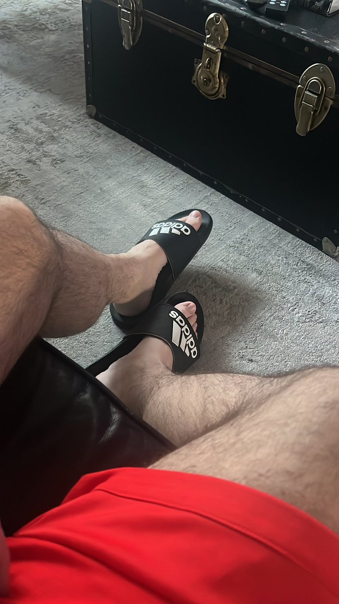 lthrsneakermike's tweet photo. Who wants to send me a pair of boots or sneakers, so I can put these feet into them?? Anyone ? #gaysneaker #sneakergay #sneakercum #sneakerfetish #sneakerkink #leathergay #gayleather #leathercum #leatherkink #bootcum #bootkink #bootfetish https://t.co/edTuipeKIv