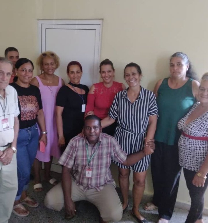 Miriam11473911's tweet image. Una foto de compromiso. Así expresaron los Secretarios de las Asambleas Municipales después de un profundo análisis de cuánto nos falta y qué vamos hacer para el continuo perfeccionamiento del #PoderPopular en el 50 aniversario de su creación. #ArtemisaJuntosSomosMás