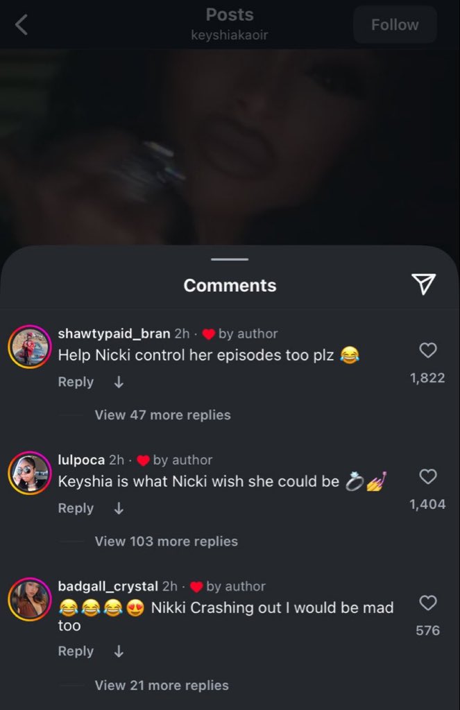 Bitch I just checked oh Nicki clock dat bitch show them dms of Gucci tryna holler