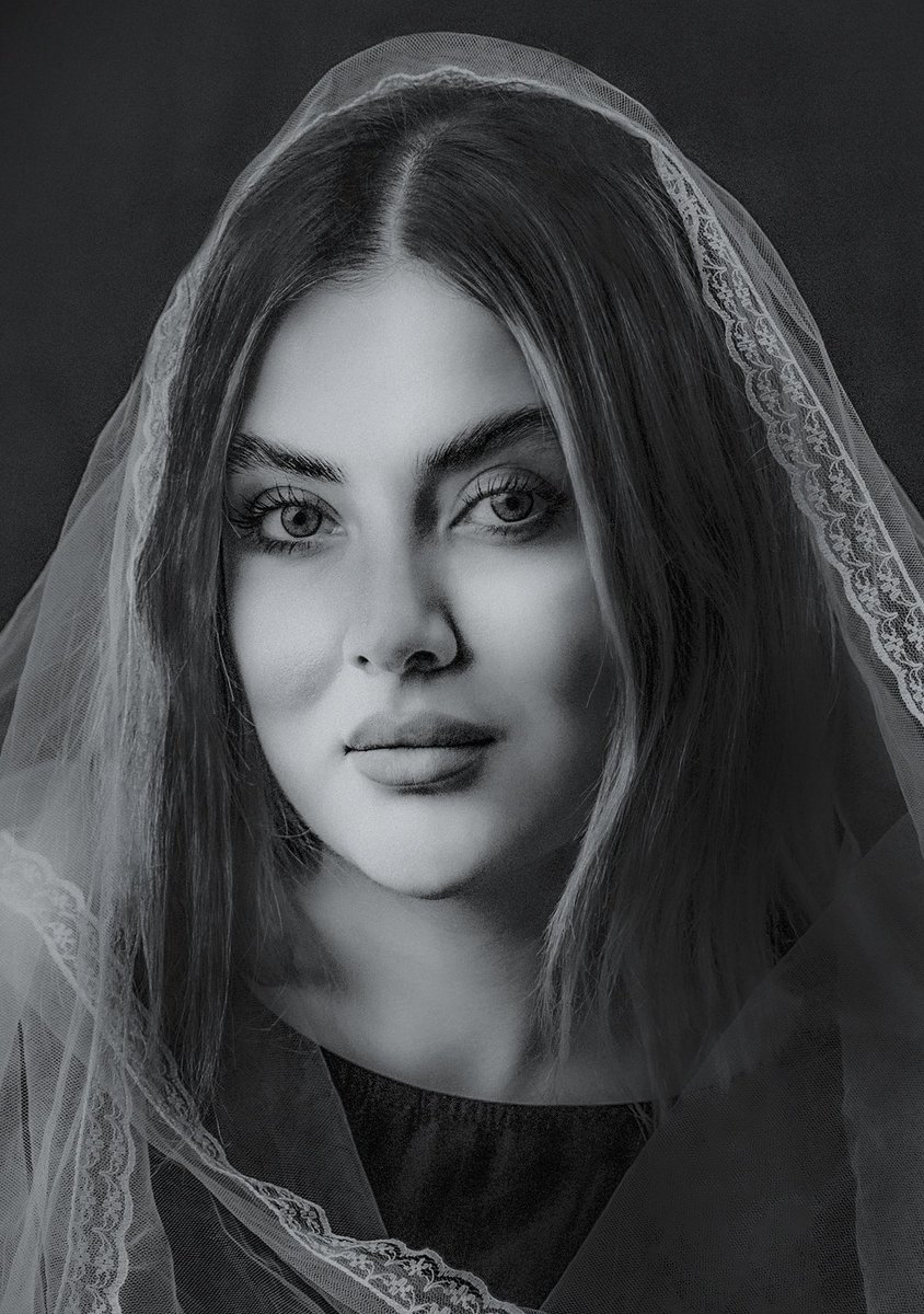 GM~

Me + My B&amp;W world on $ETH 🖤🤍