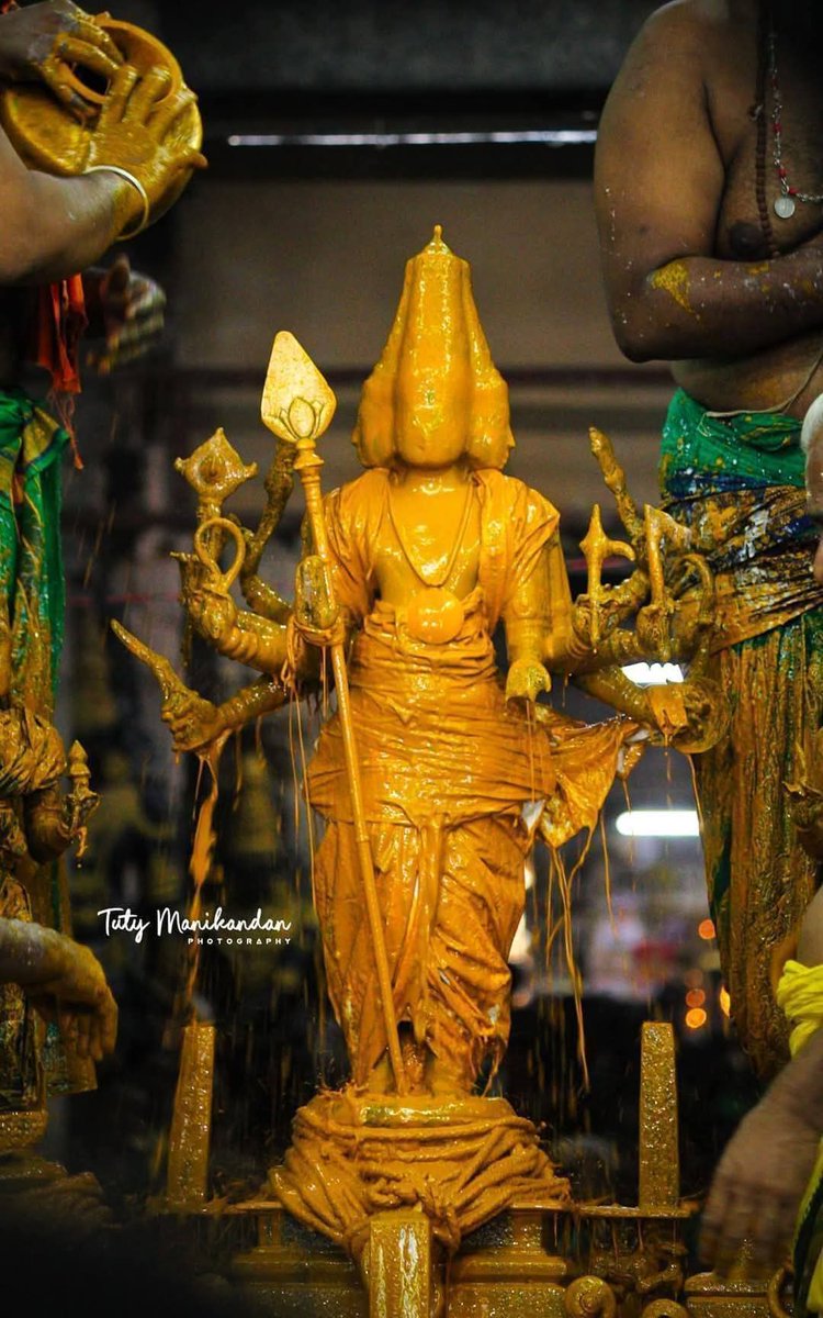 MSivaRajan7's tweet image. #முருகா_சரணம்
மஹா கந்த சஷ்டி திருவிழா
முதல் நாள் திருச்செந்தூர்
ஸ்ரீ சுப்பிரமணிய ஸ்வாமி சிறப்பு அபிஷேக காட்சி.
நேரில் தரிசிக்க முடியாதவர்களுக்கு இந்த புகைப்படத் தொகுப்பு சமர்ப்பணம்.
வெற்றிவேல் முருகனுக்கு அரோகரா !!!
முருகா சரணம் !!!