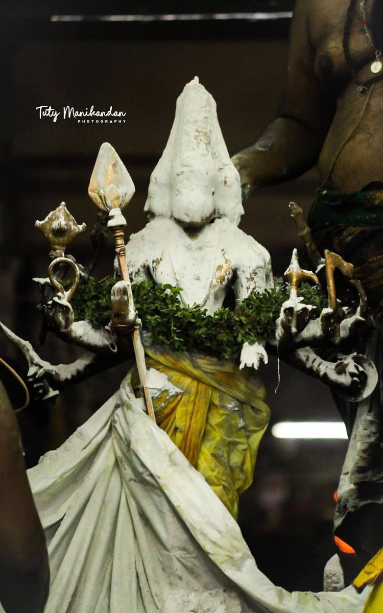 MSivaRajan7's tweet image. #முருகா_சரணம்
மஹா கந்த சஷ்டி திருவிழா
முதல் நாள் திருச்செந்தூர்
ஸ்ரீ சுப்பிரமணிய ஸ்வாமி சிறப்பு அபிஷேக காட்சி.
நேரில் தரிசிக்க முடியாதவர்களுக்கு இந்த புகைப்படத் தொகுப்பு சமர்ப்பணம்.
வெற்றிவேல் முருகனுக்கு அரோகரா !!!
முருகா சரணம் !!!