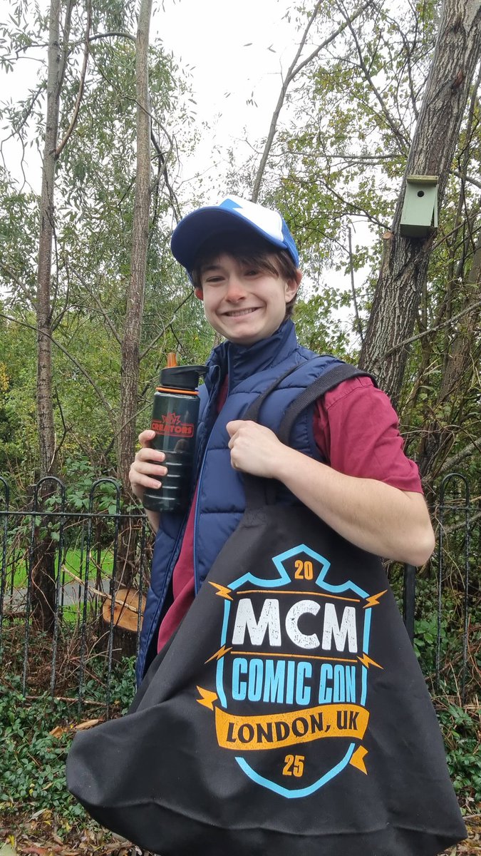 Cap Coch Cosplay🔜MCM Birmingham tweet media