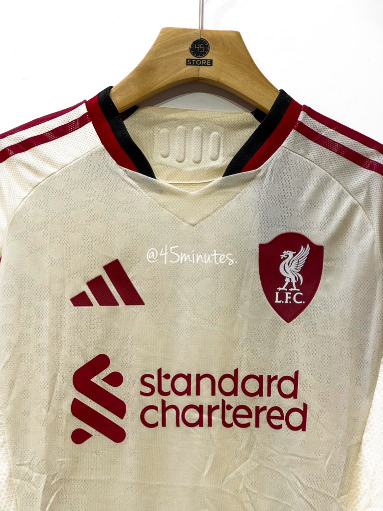 LFC Away 25/26

Long Sleeve

🏷️ = 35,000

Sizes; S - XXL

📞; 0715 950 110/ 0743 111 311

📍; Kariakoo (Congo/Narung'ombe, Handbags Tower,1st Floor)