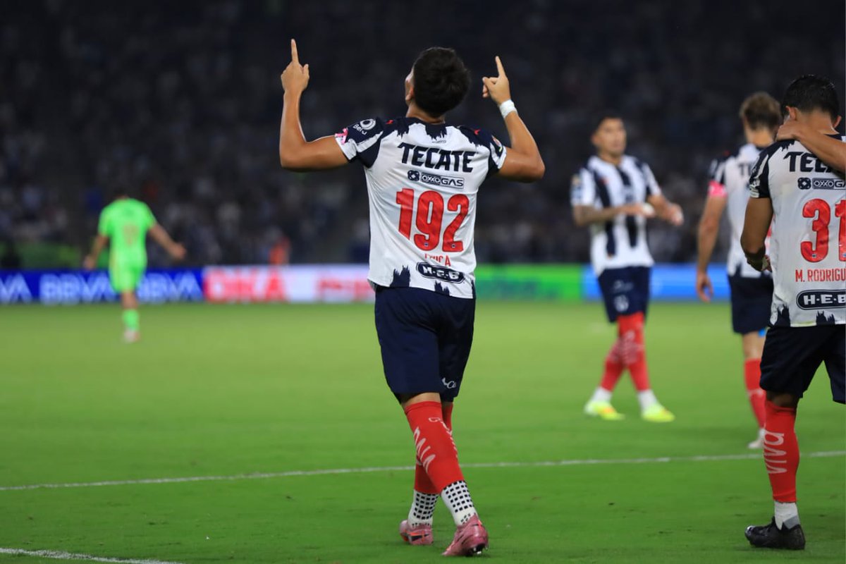 #LigaBBVAMX

🤯 ¡QUÉ JUEGO! 

📝Encuentro bastante movido que se vivió en el segundo tiempo. Rayados terminó llevándose la victoria cuatro goles a dos. 

👋 Moxica y Berterame sumaron para Rayados. 
👀 Un autogol de Cárdenas y otro de Ricardinho, casi igualan todo.

📸 <a href="/buubuu_ez/">Gerardo Leal</a>