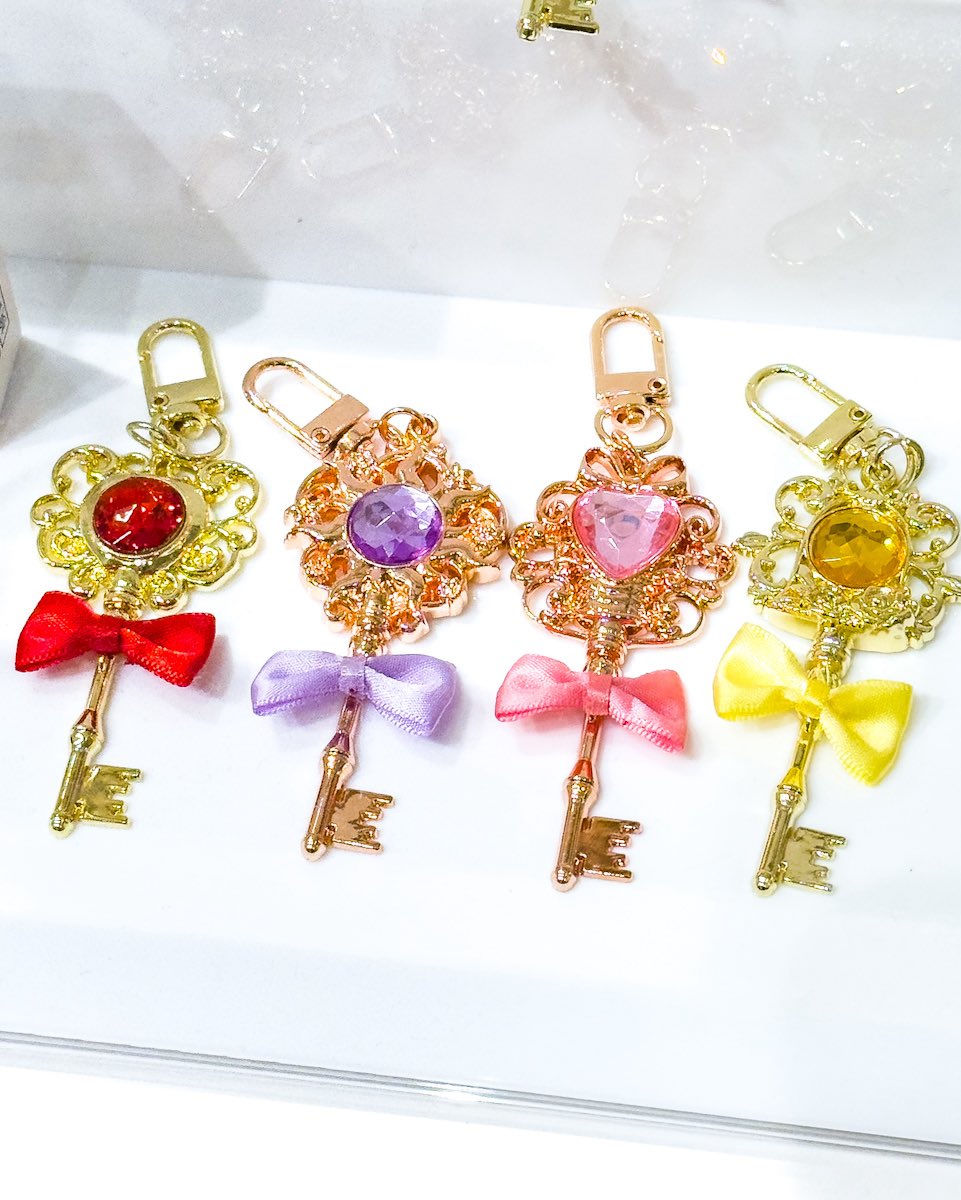 全8種類！ ディズニーストア シークレットプリンセスキーチェーン 新