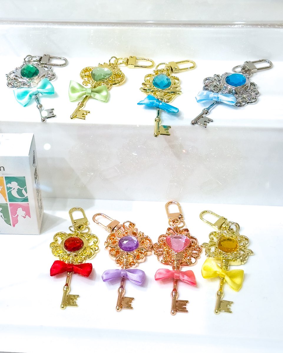 全8種類！ ディズニーストア シークレットプリンセスキーチェーン 新
