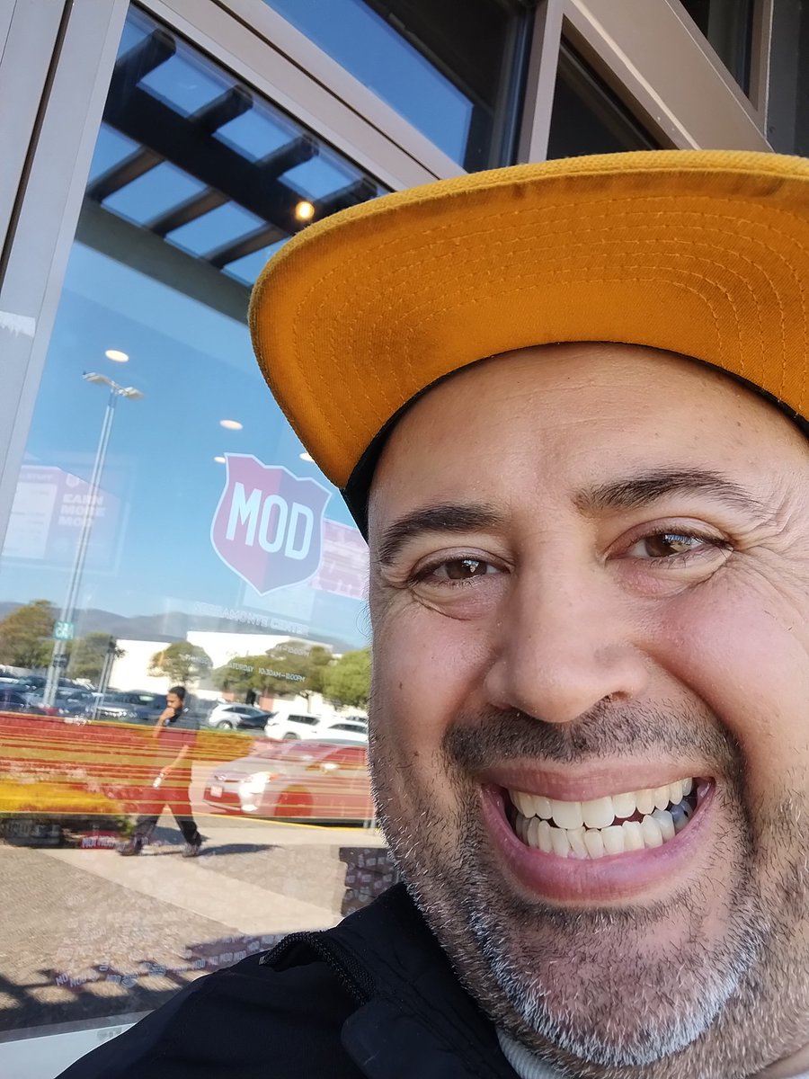 DannyOcchipinti's tweet image. Some amber kicking through from me by MOD pizza 🍕 today!!  I meditated very well ❤️‍🩹 before I took this selfie 😁🤳 and went on my way to Camelot Fish and chips!!  Lol 🤣 😆. #modpizza