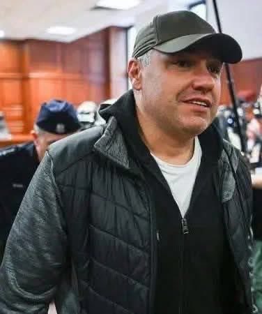 🔥 🚨Tento týden se v Polsku stalo něco, za co je mnoho Ukrajinců - a pravděpodobně nejen Ukrajinců - připraveno zvednout laťku spravedlnosti.🦾

⚖️ Polský soudce Dariusz Lyubowski – obyčejně vypadající muž v plášti – se stal symbolem odvahy, rozumu a cti v době, kdy většina