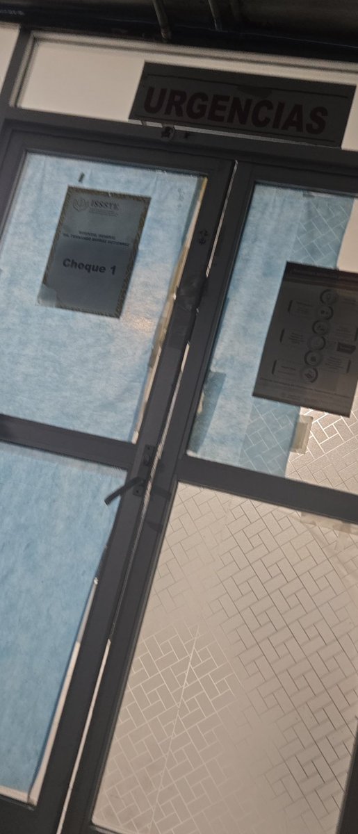 loreestrada's tweet photo. Además no hay Rayos X en el Hospital General de Dr. Fernando Quiroz Gutierrez, siempre es lo mismo en este hospital o no sirve wi aparato o no hay medico  @usuarios_issste @ISSSTE_mx https://t.co/MArmnXdITn