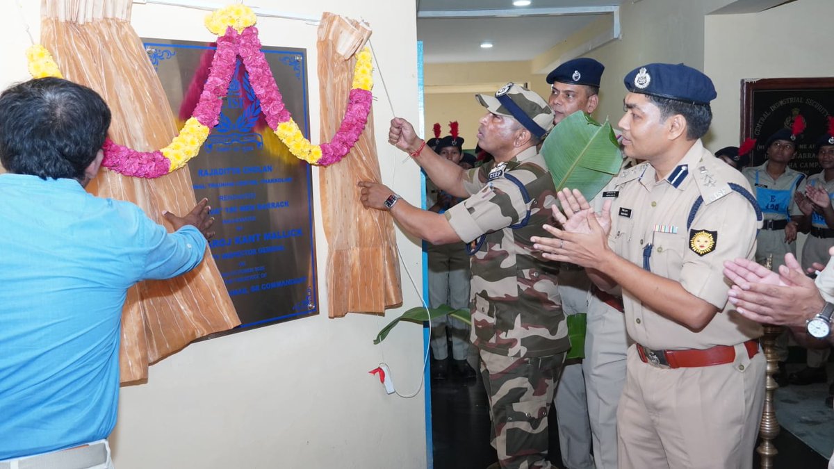 CISFTraining's tweet image. The Special Repair Works of the 180-Men Barrack was inaugurated by DIG/Principal, RCRTC Thakkolam — marking a significant step towards enhancing living standards and infrastructure for the personnel.
#RCRTC #Thakkolam #InfrastructureDevelopment #CISF @CISFHQrs