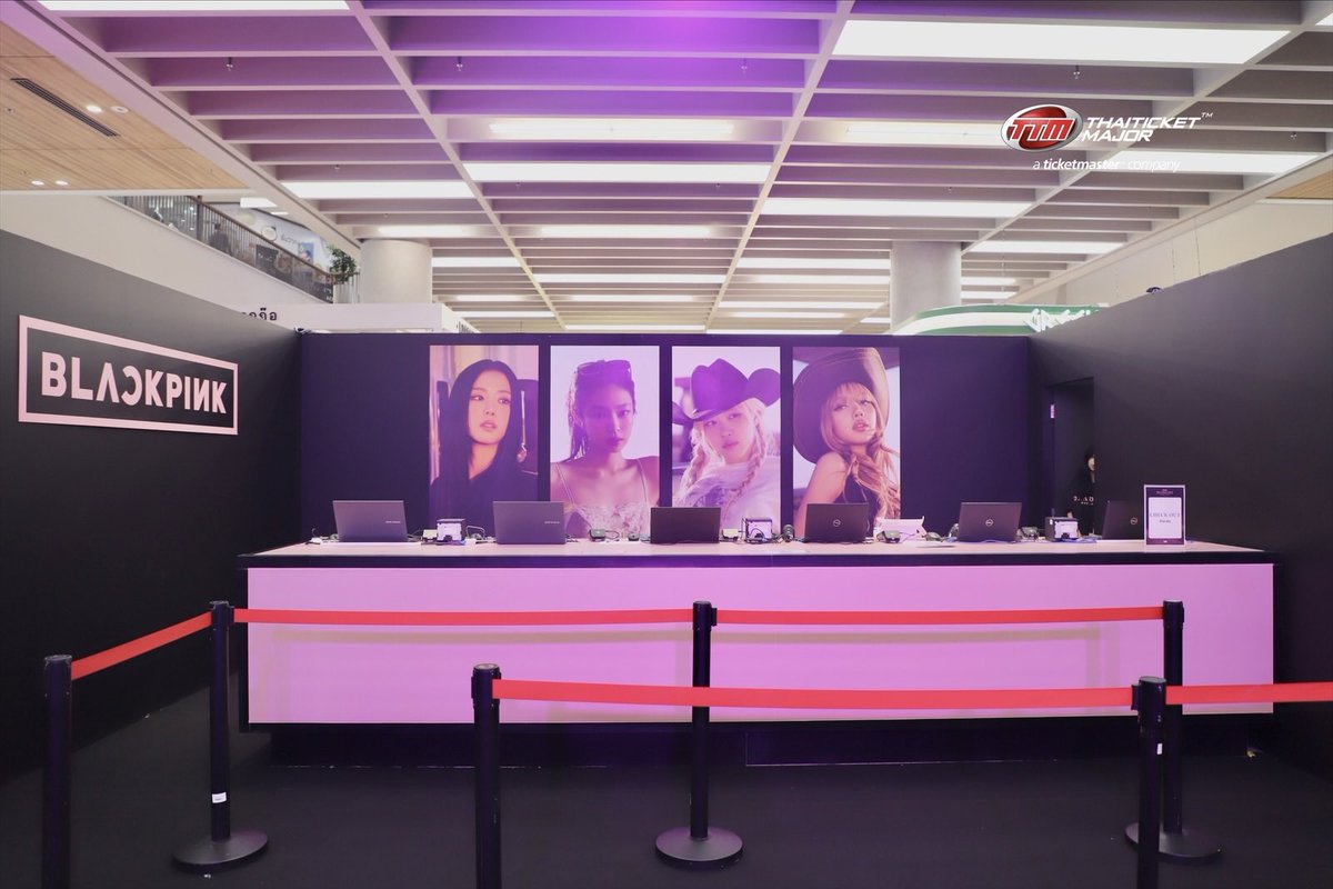 ThaiTicketMajor's tweet image. 𝐁𝐋𝐀𝐂𝐊𝐏𝐈𝐍𝐊 𝗪𝗢𝗥𝗟𝗗 𝗧𝗢𝗨𝗥 &amp;lt;𝗗𝗘𝗔𝗗𝗟𝗜𝗡𝗘&amp;gt; 𝗣𝗢𝗣-𝗨𝗣 𝗦𝗧𝗢𝗥𝗘 𝗜𝗡 𝗕𝗔𝗡𝗚𝗞𝗢𝗞

เปิดแล้ววันนี้! BLINK ชาวไทยมาด่วน! จัดเพียง 5 วันเท่านั้น ห้ามพลาดความพิเศษนี้เด็ดขาด ของน่ารัก สินค้าลิมิเต็ดรอให้ช้อปเพียบ 🖤💖…