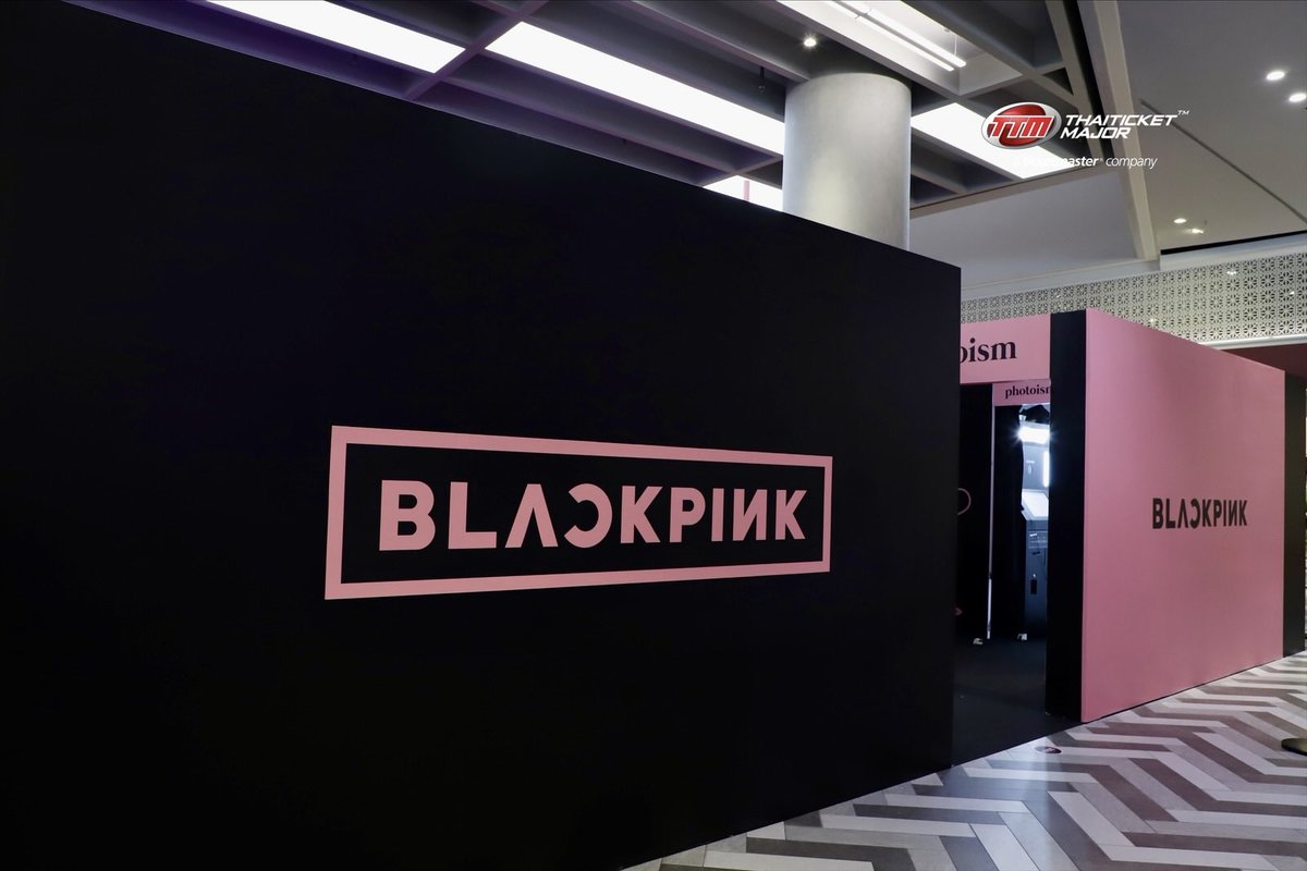 ThaiTicketMajor's tweet image. 𝐁𝐋𝐀𝐂𝐊𝐏𝐈𝐍𝐊 𝗪𝗢𝗥𝗟𝗗 𝗧𝗢𝗨𝗥 &amp;lt;𝗗𝗘𝗔𝗗𝗟𝗜𝗡𝗘&amp;gt; 𝗣𝗢𝗣-𝗨𝗣 𝗦𝗧𝗢𝗥𝗘 𝗜𝗡 𝗕𝗔𝗡𝗚𝗞𝗢𝗞

เปิดแล้ววันนี้! BLINK ชาวไทยมาด่วน! จัดเพียง 5 วันเท่านั้น ห้ามพลาดความพิเศษนี้เด็ดขาด ของน่ารัก สินค้าลิมิเต็ดรอให้ช้อปเพียบ 🖤💖…