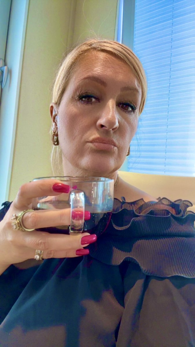 DutchGoddessBU's tweet image. I want morningcoffee sends, fix it!

throne.com/thedutchgoddes…