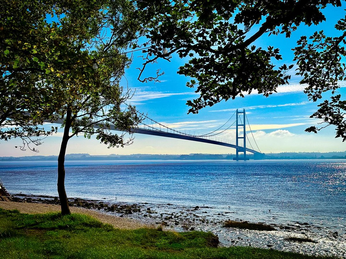 HULLwhatson's tweet image. This Humber Bridge pic just looks like a painting 😍 
📷 shot by @around_hull