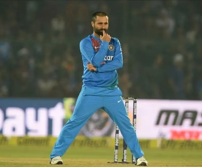 FatimaK6992408's tweet photo. Parvez Rasool J&amp;K’s first international cricketer, announces retirement after a 17-year career. The Bijbehara all-rounder scored 5,648 runs &amp; took 352 wickets in First-Class cricket. Proud to be part of J&amp;K cricket’s growth story he said.  #ParvezRasool #Cricket #JammuAndKashmir https://t.co/PlcrtsCUlm