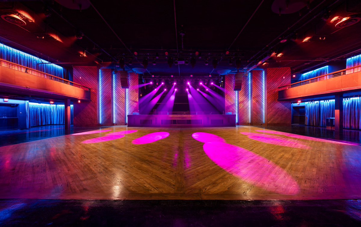 vventunopiloti's tweet photo. ⚠️ QUESTA SERA!⚠️
Kroq private show
Inizio show: 8 pm (ora italiana 5 am)
The Belleether, Los Angeles
Capienza 1500
Sembrerebbe che i cellulari non siano permessi all’interno della venue https://t.co/q8VGPknhSr
