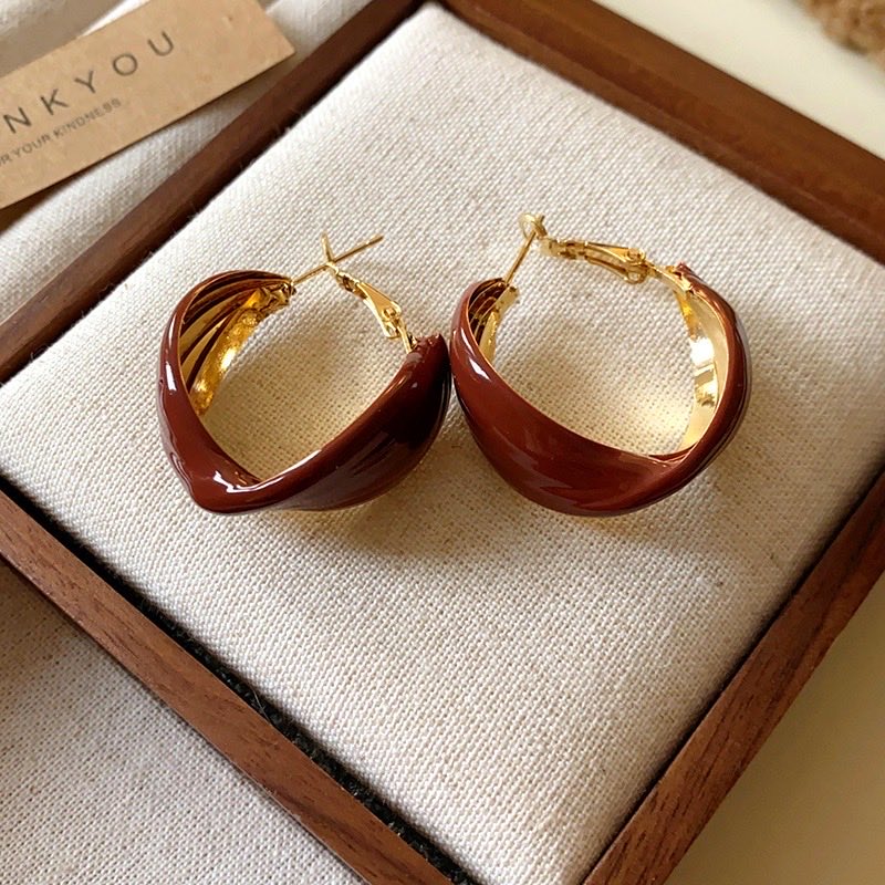 SPES_noor's tweet image. ぷっくり艶やかカラービーンズピアス✨

コーディネートのアクセントにぴったりです╰(*´︶`*)╯♡
レッドとブラウンの2種類♡

送料無料で販売中٩(๑❛ᴗ❛๑)۶

spesnoor.base.shop/items/122528648

#おしゃれさんと繋がりたい 
#spes #accessory #毎日コーデ #ピュア #表現の自由