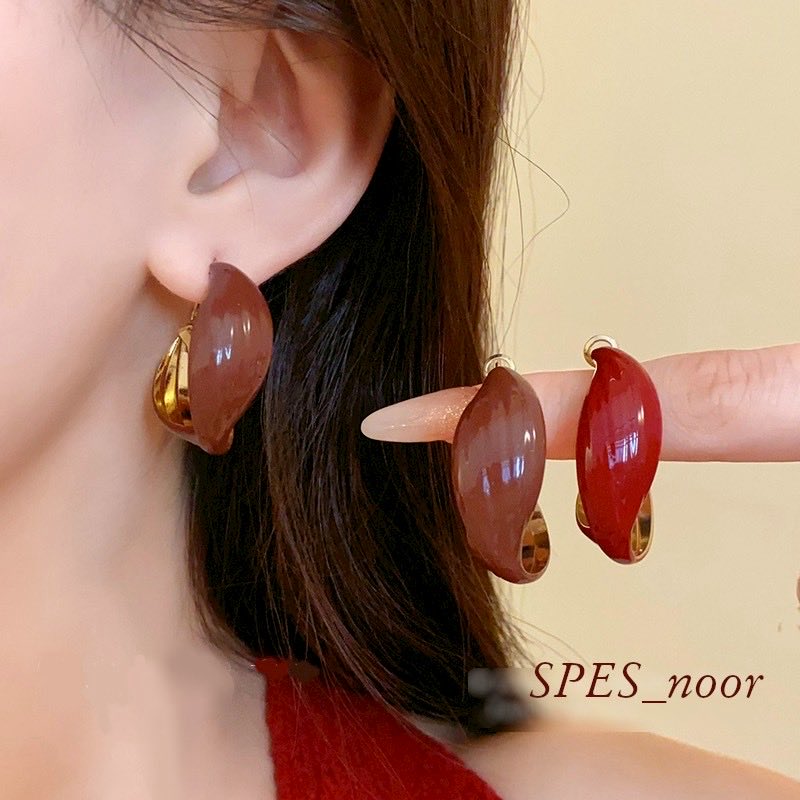 SPES_noor's tweet image. ぷっくり艶やかカラービーンズピアス✨

コーディネートのアクセントにぴったりです╰(*´︶`*)╯♡
レッドとブラウンの2種類♡

送料無料で販売中٩(๑❛ᴗ❛๑)۶

spesnoor.base.shop/items/122528648

#おしゃれさんと繋がりたい 
#spes #accessory #毎日コーデ #ピュア #表現の自由