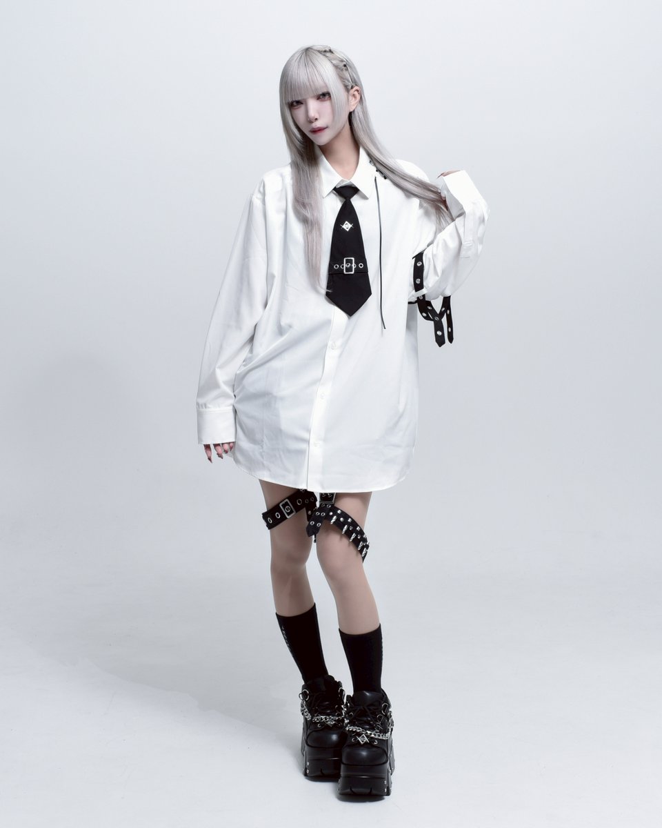 NEW ARRIVAL】 REFLEM【レフレム】 ステッチ入りネクタイ付き長袖