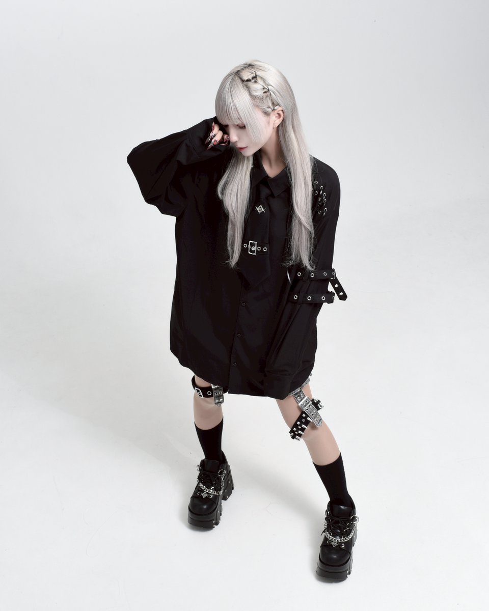NEW ARRIVAL】 REFLEM【レフレム】 ステッチ入りネクタイ付き長袖