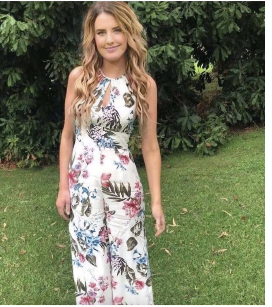 CriminalLibrary's tweet image. 26-year-old Shylah Rodden was hit by a roller coaster in Australia while trying to pick up her phone. She suffered a brain injury and multiple broken bones and has undergone surgery.

📌 Daily Mail UK
#ShylahRodden #AustraliaNews #CriminalLibrary