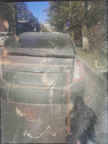 Теле камерын ухаалаг систем ашиглан улсын дугааргүй тээврийн хэрэгслийг илрүүлэн зөрчлийг арилгуулж байна.

Зөрчлийн тухай хуулийн 14.7.12 дах хэсэгт зааснаар улсын дугааргүй тээврийн хэрэгсэлтэй замын хөдөлгөөнд оролцвол 25 нэгж буюу 25,000 төгрөгөөр торгоно.