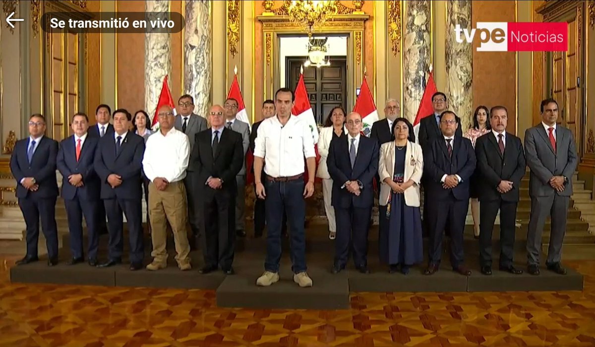 RogerAderly's tweet image. #LOÚLTIMO Presidente Jerí anunció un nuevo enfoque al Estado de Emergencia. Nuevas medidas se conocerán en edición extraordinaria en El Peruano.  &quot;Se pasará de la defensiva a la ofensiva&quot;.

Se habla de que vuelve la restricción de dos personas en una moto. Restricción de visitas…