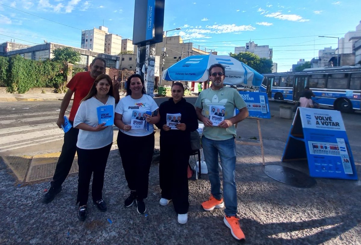 SanMparaTodos's tweet photo. Estamos como todos los días hablando con la gente sobre la importancia de ir a votar el 26/10, a defender a nuestra Patria 🇦🇷💪🏻
#MileiNo
@JorgeTaiana Diputado Nacional https://t.co/gIjx00wMZl