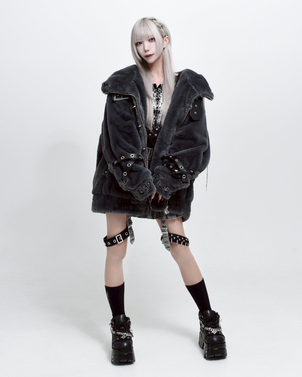 NEW ARRIVAL】 REFLEM【レフレム】 ベルト付きハイネックファー
