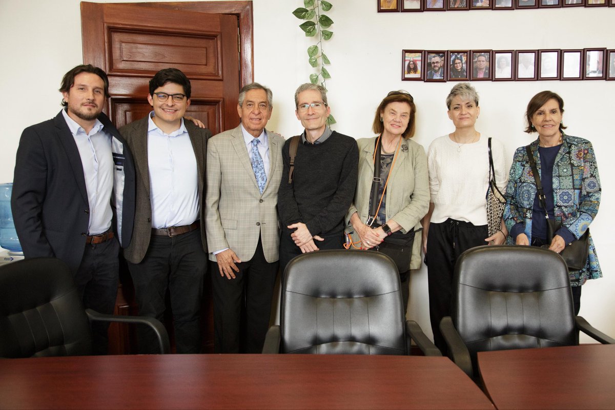 Paulogarciag's tweet photo. Recibimos en el Congreso a activistas vecinales integrantes de la @AcProcoyoacan.
Trazamos en conjunto agenda para el cuidado del espacio público y la defensa del derecho a la Ciudad. https://t.co/xVkZ3zNEgx
