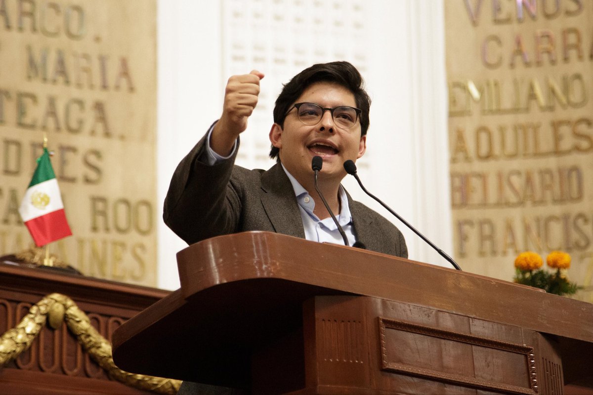 Recibimos en el Congreso a activistas vecinales integrantes de la <a href="/AcProcoyoacan/">AC ProCoyoacán</a>.
Trazamos en conjunto agenda para el cuidado del espacio público y la defensa del derecho a la Ciudad.