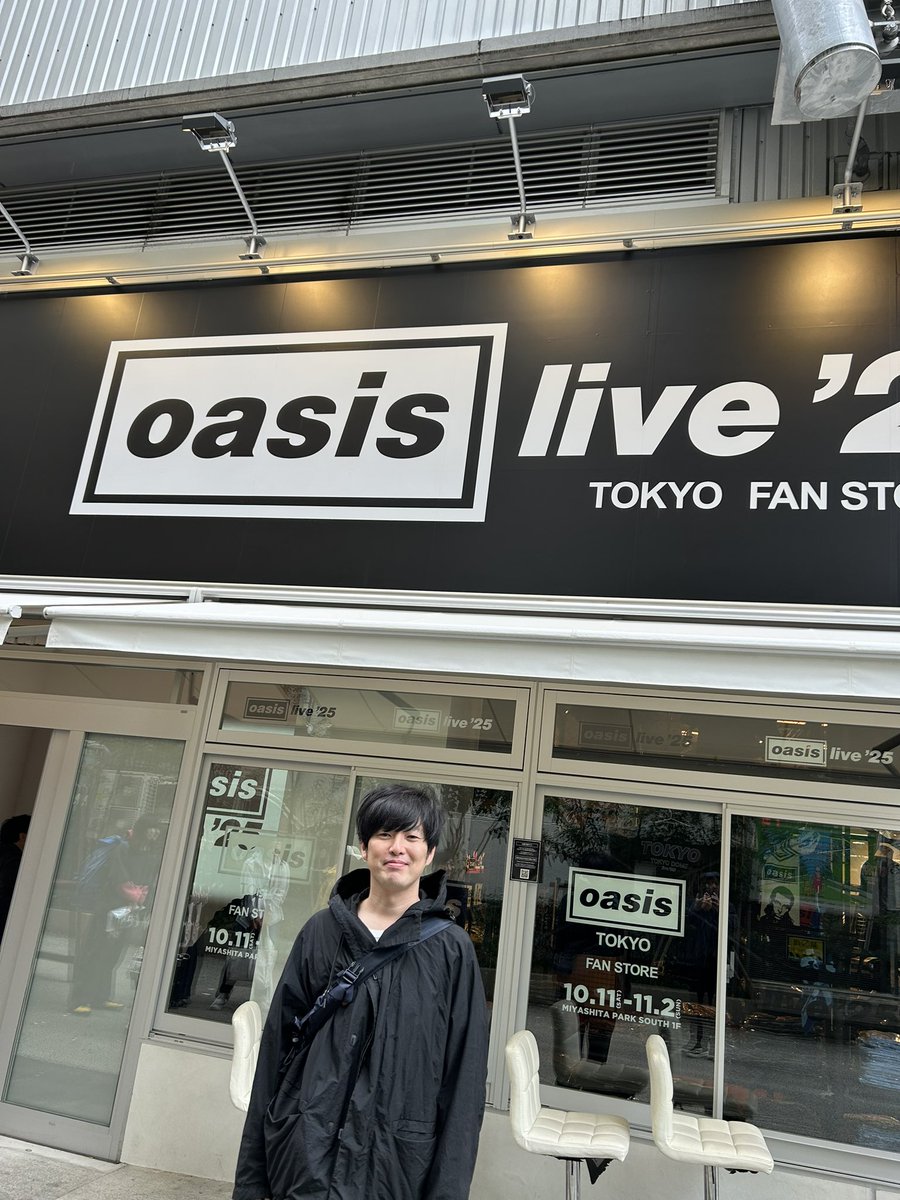 Oasis Live '25 Tokyo Fan Store 週末に向けて準備万端だ