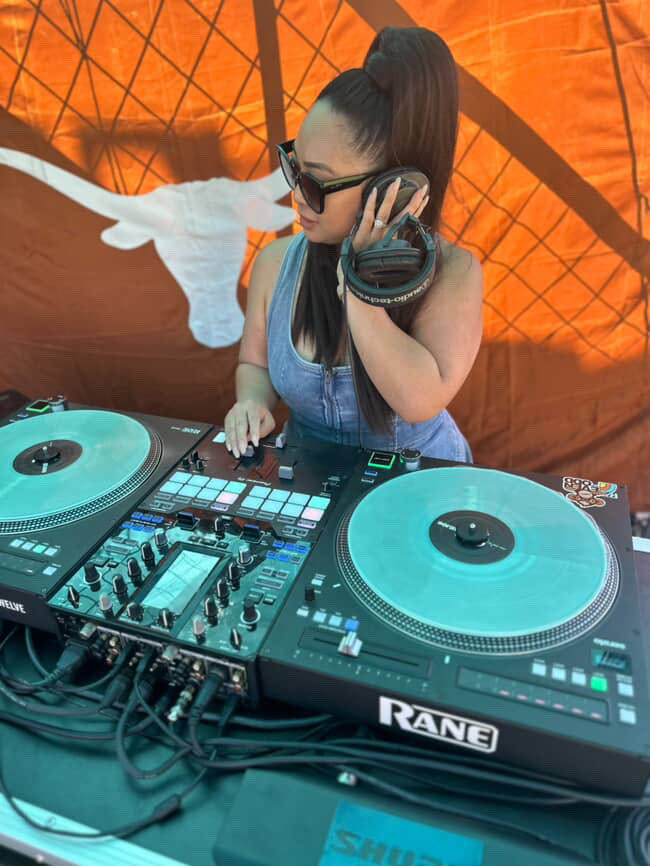 illlkat 🎧 tweet media