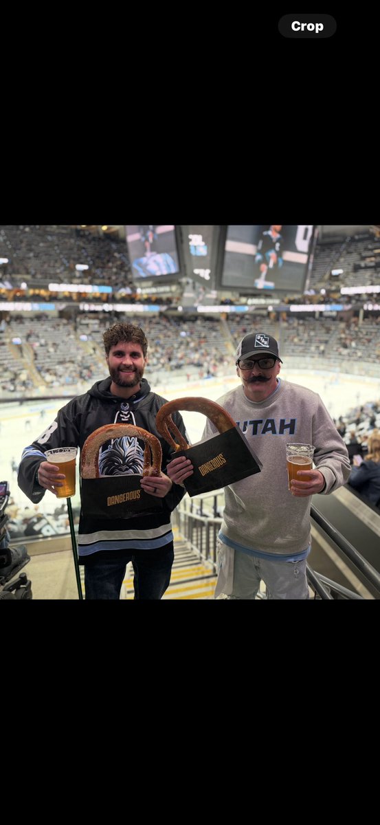 Mammoth pretzel conquered! Where’s ⁦<a href="/TuskyNHL/">Tusky</a>⁩