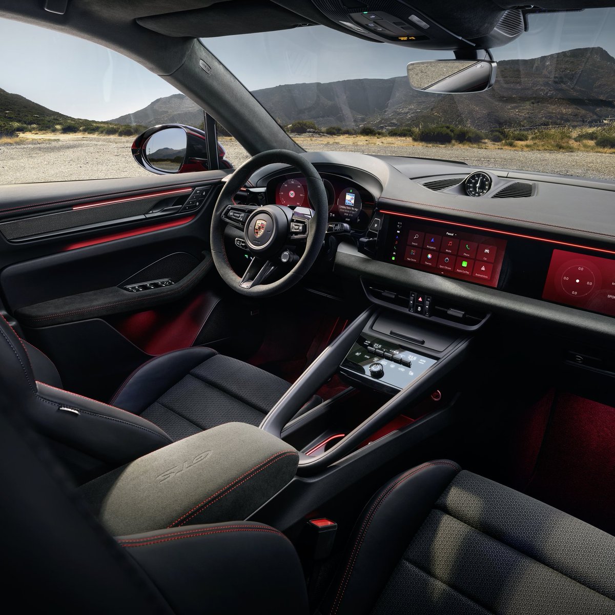 路面を捉える確かさ、指先に伝わる上質さ。  
新型 Macan GTSは、ドライビングそのものを鮮やかな体験へと昇華させせ、見るたびに、走るたびに、感性が研ぎ澄まされる。  

全国のポルシェセンターで予約受注開始。  

#Porsche #ポルシェ #Macan #マカン #MacanGTS #EV