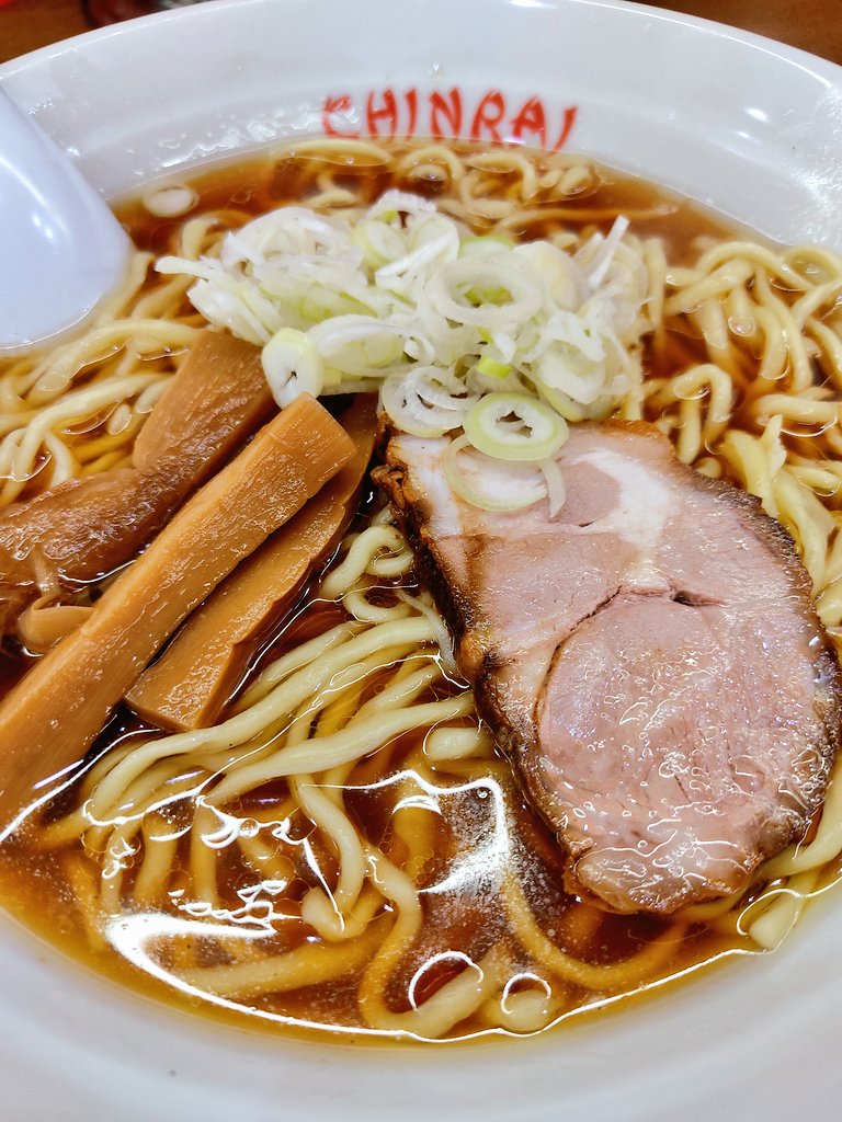 Rnyrg's tweet image. たまに食べたくなる普通のラーメン🍜
