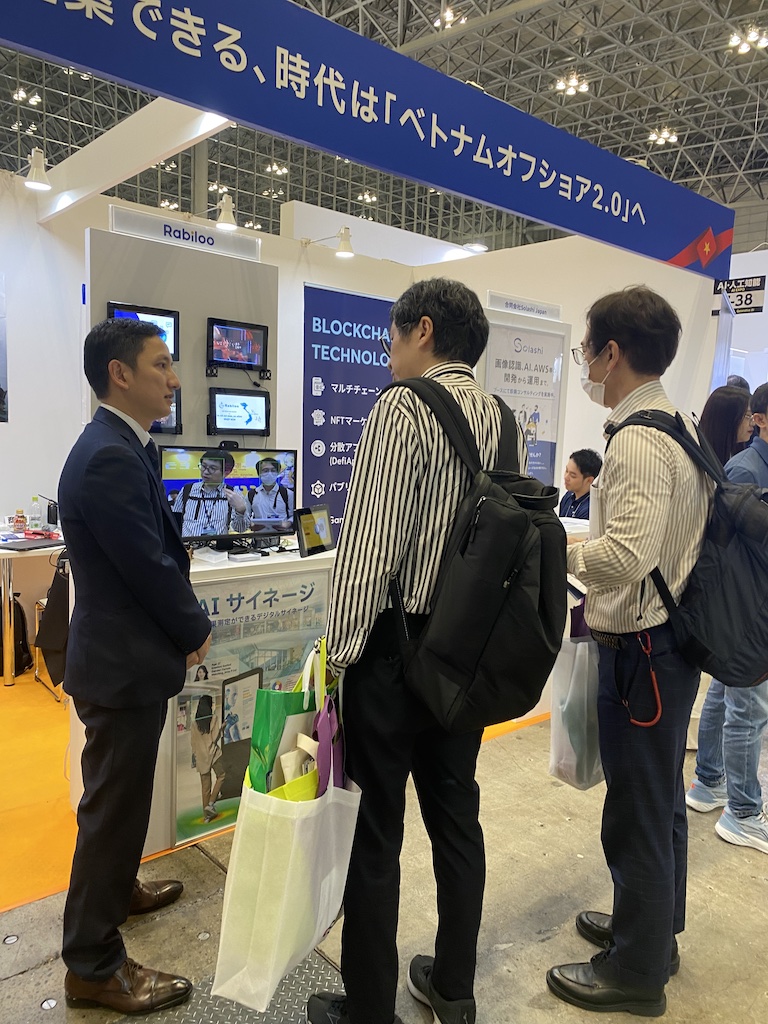 nguyen_ly74872's tweet photo. 時が経つのは早いものですね!⏳
RabilooがNexTech Weekの「AI・人工知能EXPO」に初出展してから、ちょうど2年が経ちました!
あの時ご紹介したAIサイネージや、オフショア2.0のコンセプトは進化し続けています。DX推進に貢献できるよう、これからも邁進します🇯🇵🇻🇳
#Rabiloo #NexTechWeek #AI #DX https://t.co/n4iI11nMBJ
