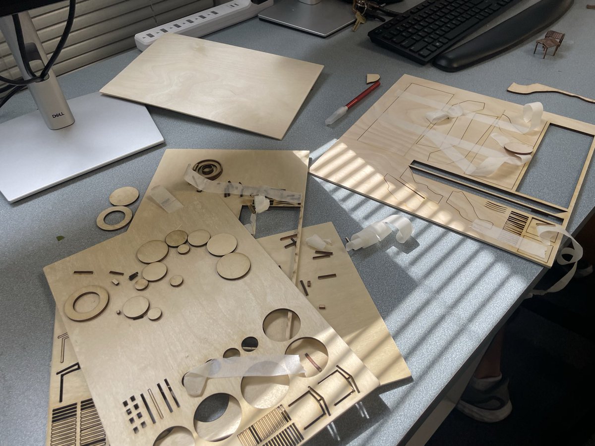 BlinnArch's tweet image. Studio’s a little messy… but that’s how you know midterms are in full swing. 💥
Our Design I students are putting in the work, and their projects are shaping up to be seriously impressive. 👏

#architecturestudent #designstudio #blinnARCH #blinnbryan @TrotecUSA @TrotecLaser