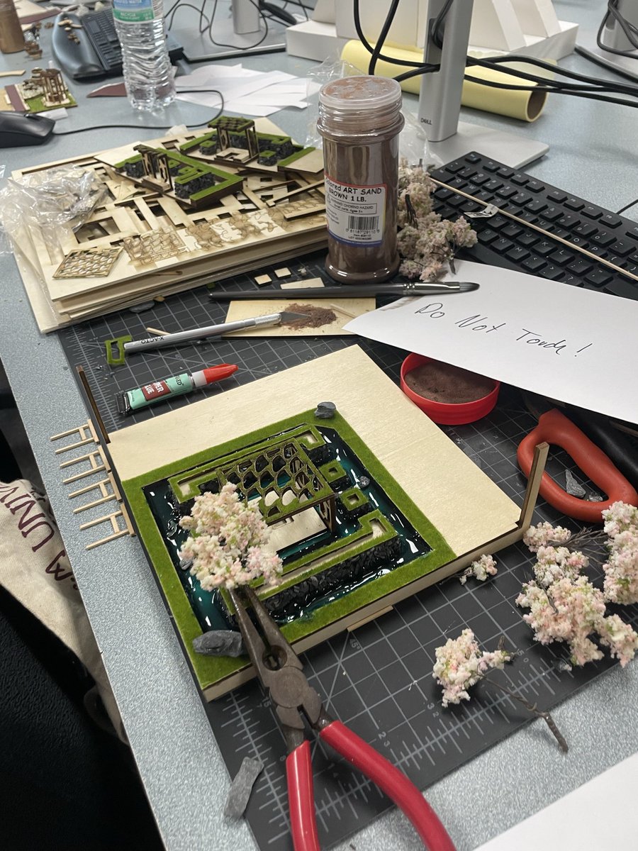 BlinnArch's tweet image. Studio’s a little messy… but that’s how you know midterms are in full swing. 💥
Our Design I students are putting in the work, and their projects are shaping up to be seriously impressive. 👏

#architecturestudent #designstudio #blinnARCH #blinnbryan @TrotecUSA @TrotecLaser