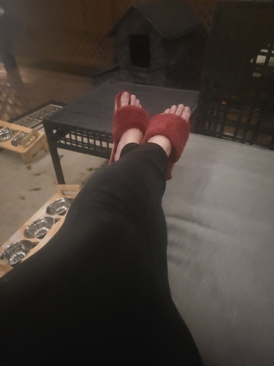 sinwmissesther's tweet photo. Mommy is outside relaxing tonight after a long, long day. Be a good boy like I know you are and send. If you do DM me, Mommy might have a treat for you 🤭💖

Send here little man: $Estherthefairy https://t.co/bRRECFT3Ui