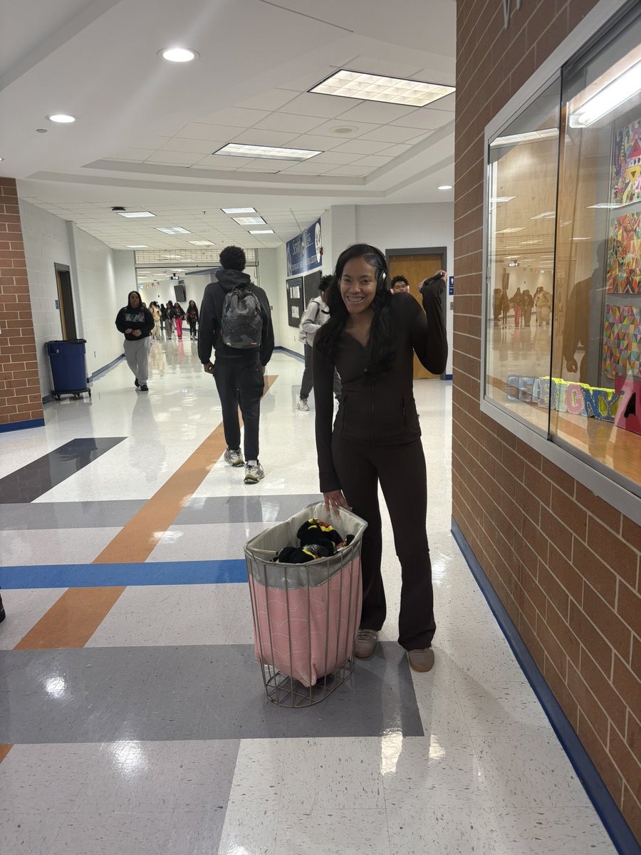 TheUproarWHS tweet media