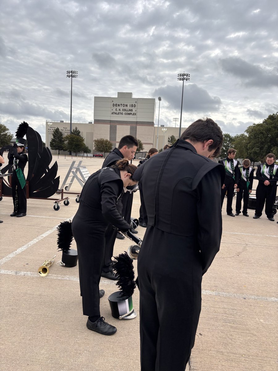 Tiffanie1979's tweet photo. @WatchChad Prayer, a common occurrence at Paradise High School, TX. Our son lead prayer for the band competition and our football team always prayers over the opposing team after the game, win or lose. They also pray before and during the game. https://t.co/jeUzNTSJWJ