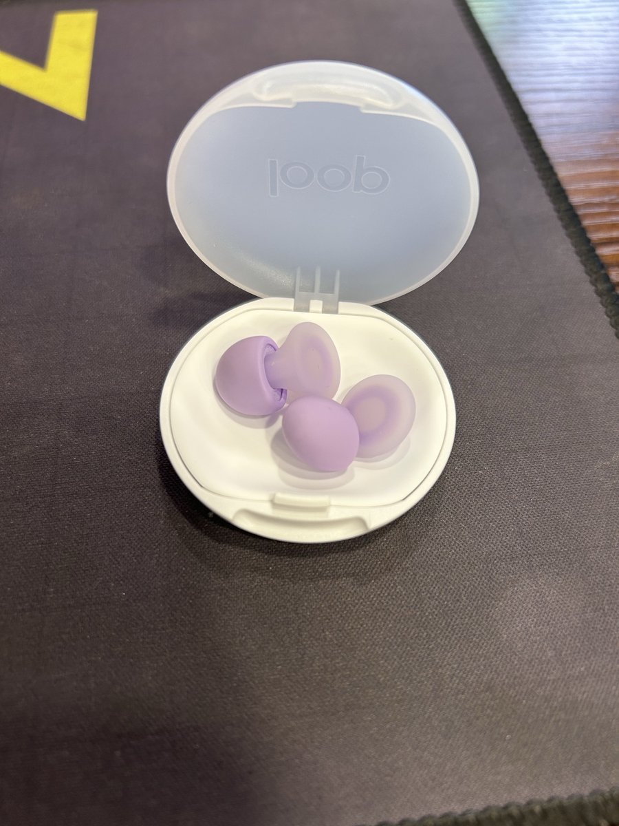 수면용 이어플러그에 6만원을 태워봤는데요
개푹잤습니다 ㄹㅇ 담달 공항갈때 수면실에서 테스트 해보고 후기남김