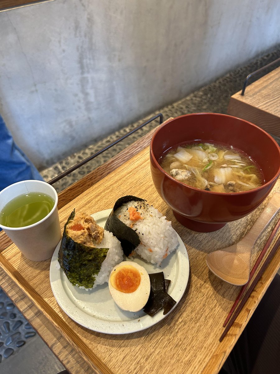 BEThompson_FL's tweet photo. 和食の朝食の儀式感と満腹感が、全て朝一番の小さな幸せに変わって食べているようだ✨ https://t.co/2iiCqnYgdl