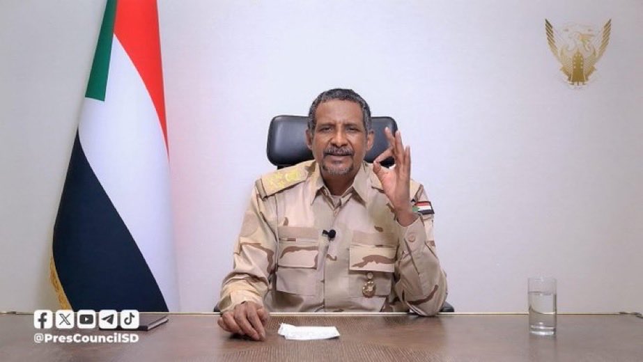 breaking_bre's tweet photo. 🚨NEW: RSF leader says any airport in a neighboring country from which planes or drones are launched to target our areas is considered a legitimate target for us. https://t.co/BpCrl7dwnY